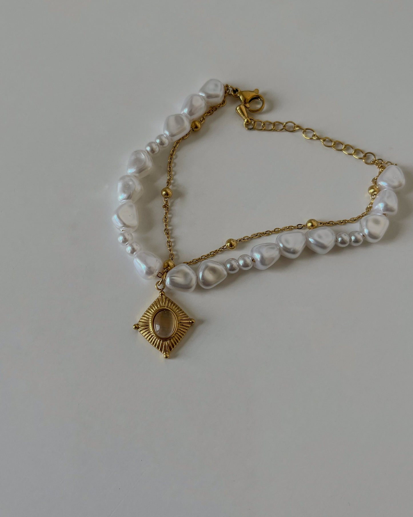 Lustre Pearl Bracelet